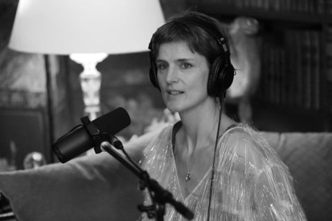 The Chanel 3.55 Podcast последние новости компании о Вы интересовали чем она носит внутри эту сумку Chanel? 2