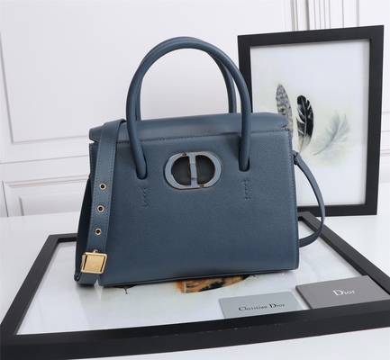 Телячья кожа Dior клеймила дам сумкой средний Tote D6718 St Honoré
