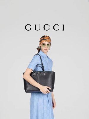 GUCCI Ophidia клеймил сумку небольшой средней Grained кожаной чернотой