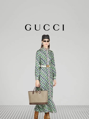 GUCCI Ophidia клеймил сумку небольшой средней Grained кожаной чернотой