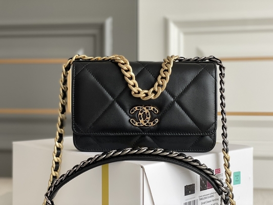 Золото Preloved Lambskin клеймило сумку щитка Chanel 19 сумки мини OEM