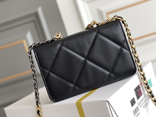 Золото Preloved Lambskin клеймило сумку щитка Chanel 19 сумки мини OEM