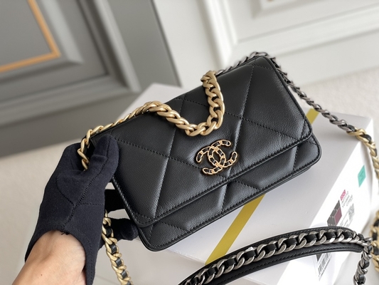 Золото Preloved Lambskin клеймило сумку щитка Chanel 19 сумки мини OEM