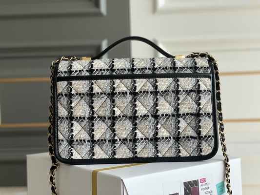 Шерсти шотландки классической черноты посыльного сумки щитка 2WAY Chanel средней белые