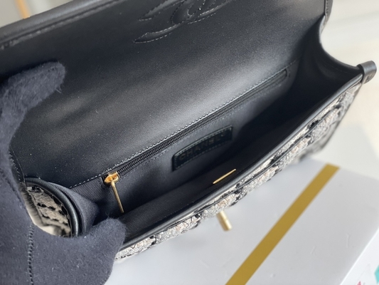 Шерсти шотландки классической черноты посыльного сумки щитка 2WAY Chanel средней белые
