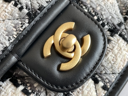 Шерсти шотландки классической черноты посыльного сумки щитка 2WAY Chanel средней белые