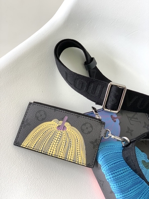 Дизайнер LV x YK мини морщит бумажник Gaston печати тыквы рейса Louis Vuitton Pochette пригодный для носки