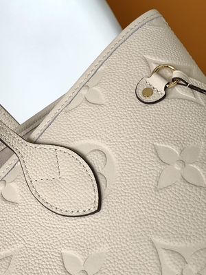 Preloved клеймило сумку Tote Neverfull MM холста вензеля бежевую