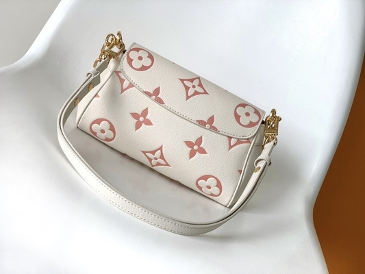 Сумка слинга любимого Creme мини клеймила кожу Empreinte вензеля LV Роза Trianon 2