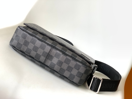 Louis Vuitton клеймил черноту графита сумки посыльного района премьер-министра Damier сумки людей