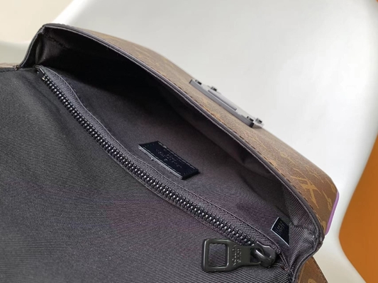 Очаруйте посыльный сумки мешка бочонка Makassar вензеля Louis Vuitton замка s