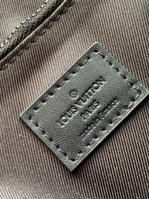 Очаруйте посыльный сумки мешка бочонка Makassar вензеля Louis Vuitton замка s