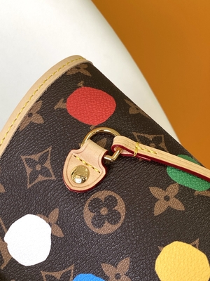 черная сумка вензеля LV x Yayoi Kusama Louis Vuitton Neverfull MM Multicolor