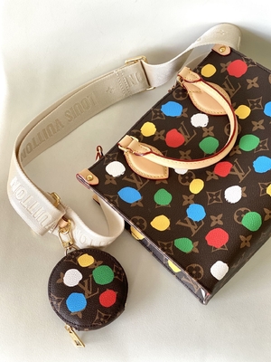LV x Yayoi Preloved клеймил вензель Kusama OnTheGoMM сумки Multicolor
