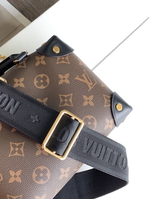 Таможня Louis Vuitton клеймила сумки маленькой чернотой Брауна вензеля Malle Souple Empreinte