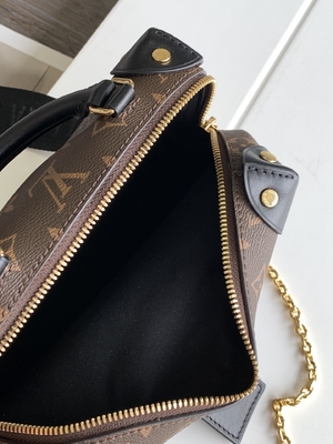 Таможня Louis Vuitton клеймила сумки маленькой чернотой Брауна вензеля Malle Souple Empreinte