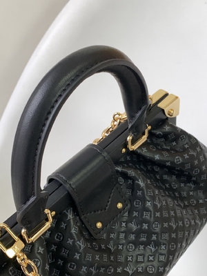 Персонализированная сумка муфты Louis Vuitton вензеля телячьей кожи M45571
