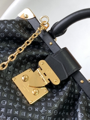 Персонализированная сумка муфты Louis Vuitton вензеля телячьей кожи M45571