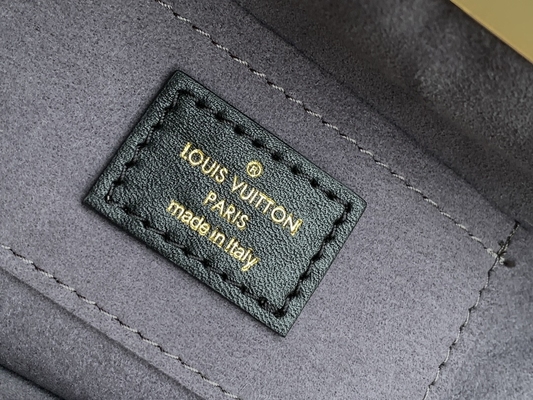 Персонализированная сумка муфты Louis Vuitton вензеля телячьей кожи M45571
