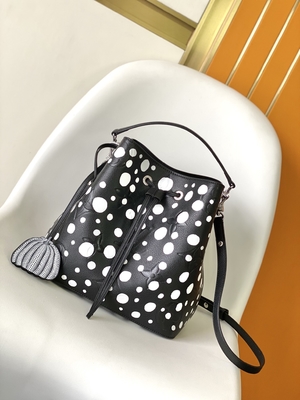 Сумка NéOnoé MM Louis Vuitton Yayoi Kusama дам белая черная