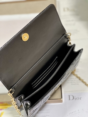 Заклеймленное закрытие сальто черноты жемчуга дамы Dior Патента Муфты Небольш