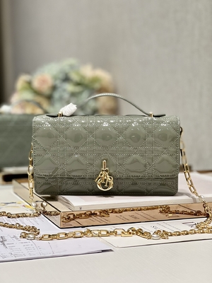 Заклеймленное закрытие сальто черноты жемчуга дамы Dior Патента Муфты Небольш