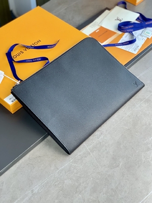 Кожа GM Cuir Taurillon Louis Vuitton Pochette Jour дизайнера в черных Noir портмонах
