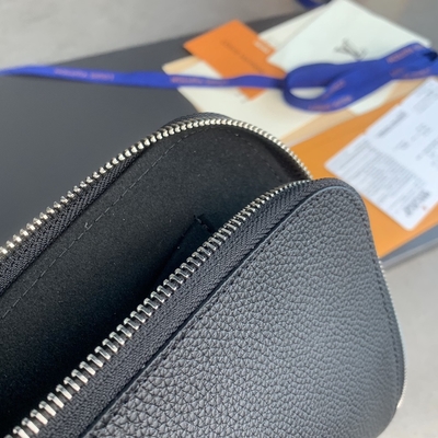 Кожа GM Cuir Taurillon Louis Vuitton Pochette Jour дизайнера в черных Noir портмонах