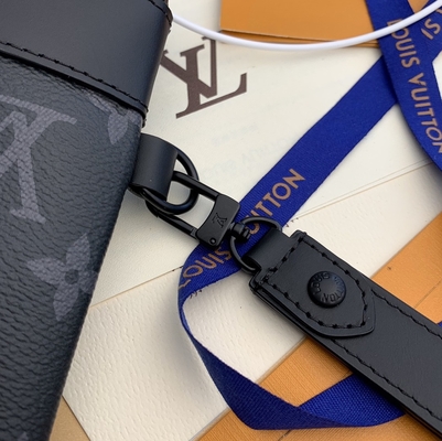 Дизайнер тени вензеля кожаный мини морщит Pochette для того чтобы пойти Louis Vuitton