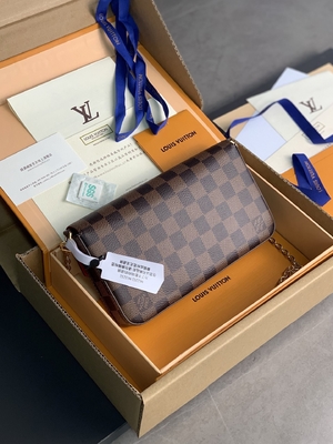Мини подкладка фуксии бумажника сумки вензеля LV Felicie Pochette