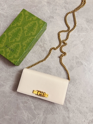 Светлый - розовый кожаный мини дизайнер морщит бумажник питона Gucci на цепном WOC с блокировать g