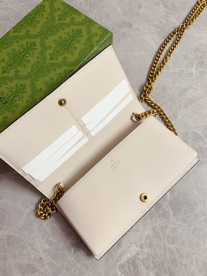 Светлый - розовый кожаный мини дизайнер морщит бумажник питона Gucci на цепном WOC с блокировать g