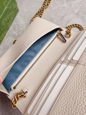 Светлый - розовый кожаный мини дизайнер морщит бумажник питона Gucci на цепном WOC с блокировать g