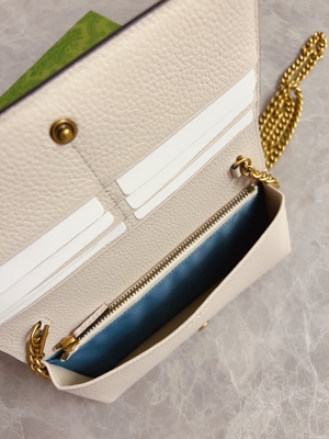 Светлый - розовый кожаный мини дизайнер морщит бумажник питона Gucci на цепном WOC с блокировать g