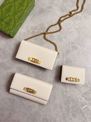 Светлый - розовый кожаный мини дизайнер морщит бумажник питона Gucci на цепном WOC с блокировать g