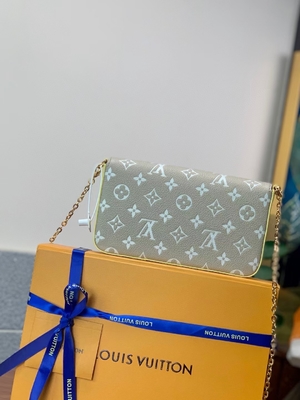 Белая весна сумки Pochette Felicie LV в вензеле Empreinte города