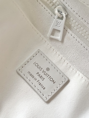 Белый вензель Preloved клеймил сумку Louis Vuitton Sac Plat Tote