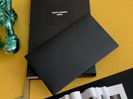 Выбитое St Laurent Preloved клеймило сумку расположенной на окраине города кожаной Муфтой Зерном De Poudre
