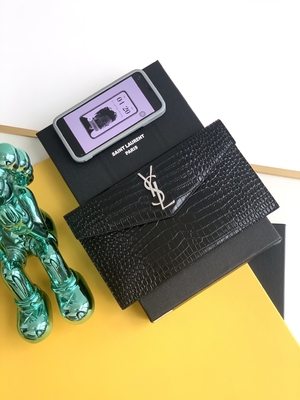 Выбитое St Laurent Preloved клеймило сумку расположенной на окраине города кожаной Муфтой Зерном De Poudre