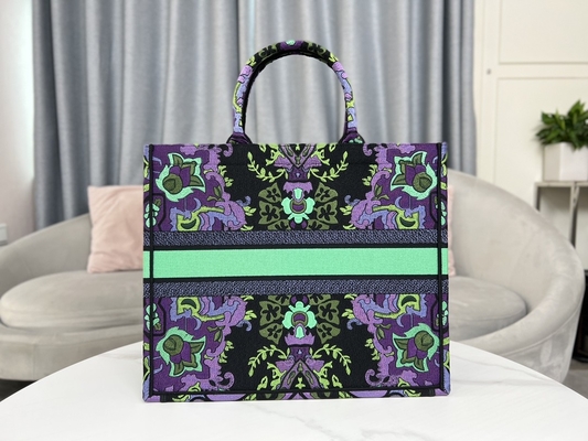 Добавочная сумка Booktote Dior Мария Grazia Chiuri вышивки размера