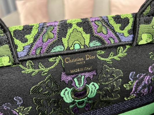 Добавочная сумка Booktote Dior Мария Grazia Chiuri вышивки размера