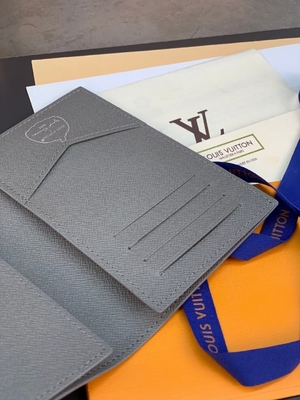 Дизайнер Louis Vuitton LV x YK мини морщит печать тыквы черноты организатора кармана