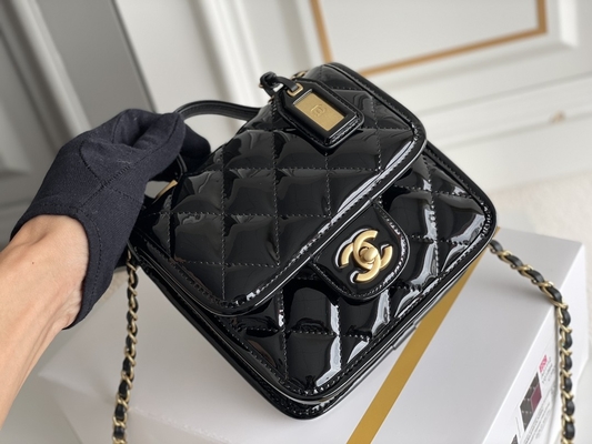 Цепь золота произношения по буквам мини дизайнерских портмон Chanel 22 черная с щитком падения