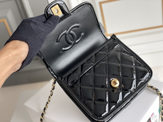 Цепь золота произношения по буквам мини дизайнерских портмон Chanel 22 черная с щитком падения