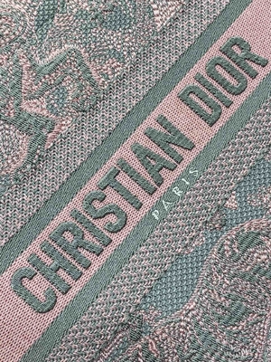 Небольшой пинк Кристиан Dior Booktote и вышивка Сер Toile De Jouy Sauvage