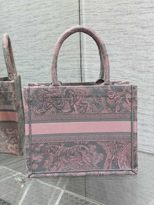 Небольшой пинк Кристиан Dior Booktote и вышивка Сер Toile De Jouy Sauvage