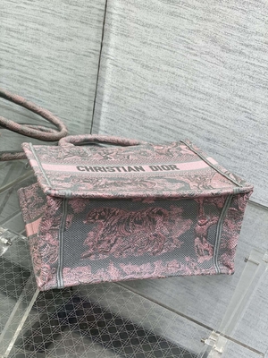 Небольшой пинк Кристиан Dior Booktote и вышивка Сер Toile De Jouy Sauvage
