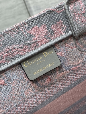 Небольшой пинк Кристиан Dior Booktote и вышивка Сер Toile De Jouy Sauvage