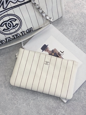 нашивка черноты Ecru сумки Tote 30cm 23P Chanel Deauville белая