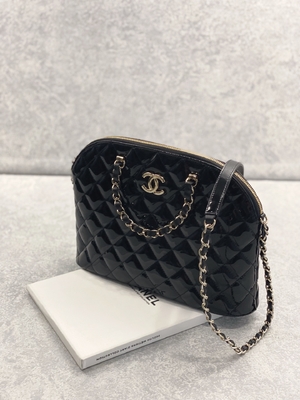 Небольшая хозяйственная сумка телячьей кожи патента Chanel с ретро дамой Вводить в моду